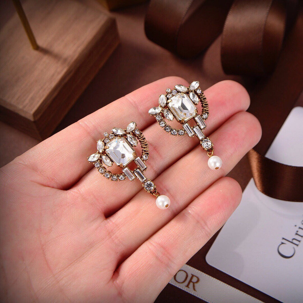 CD 26S VINTAGE CRYSTAL PEARL DROP STATEMENT EARRINGS 631069