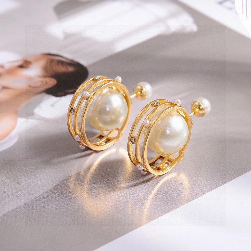 CD 26S DOUBLE PEARL ORBIT EARRINGS IN GOLD TONE METAL 630833
