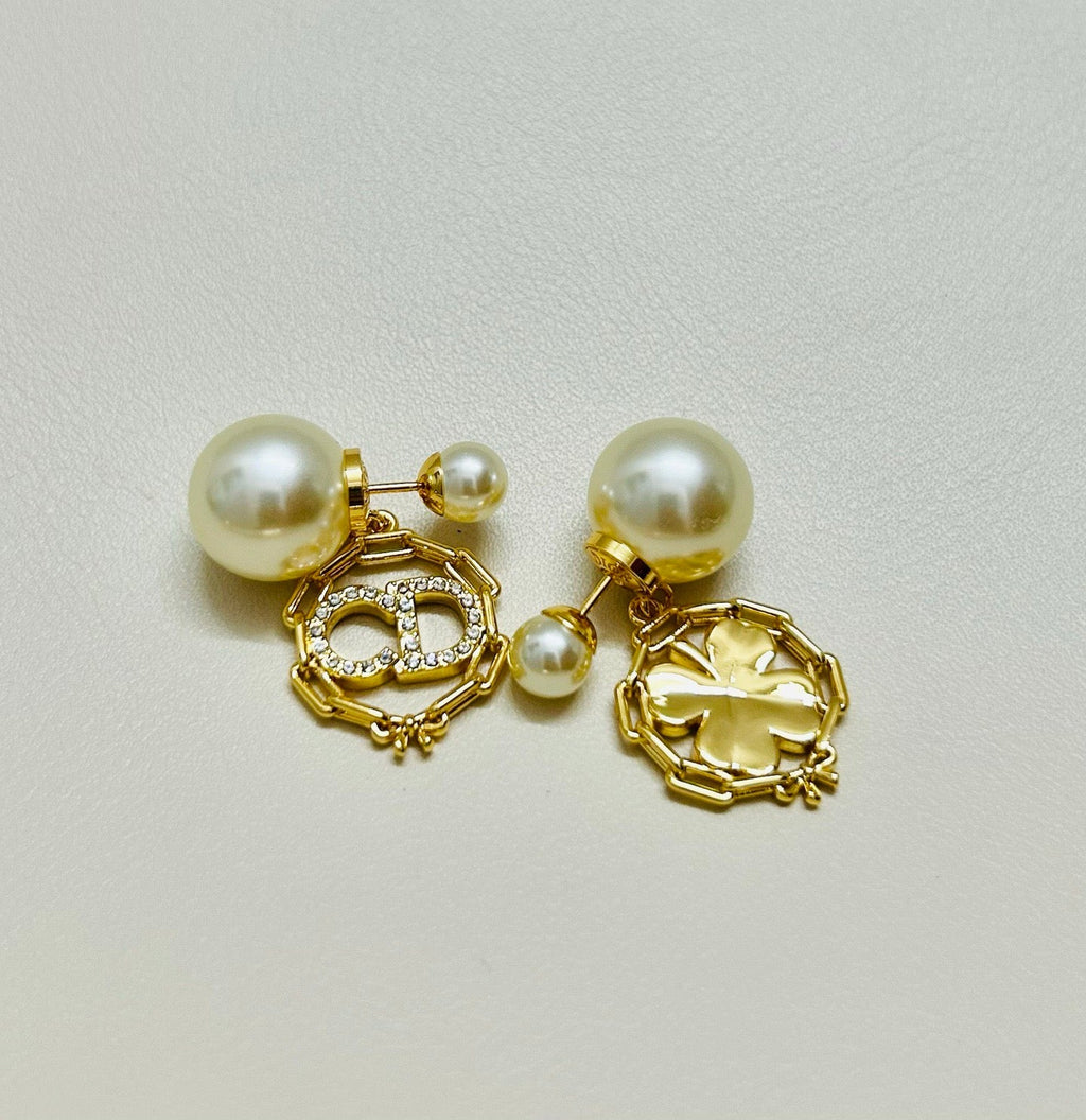 CD 26S TRIBALES CD PEARL CLOVER DROP EARRINGS IN GOLD TONE METAL 646610