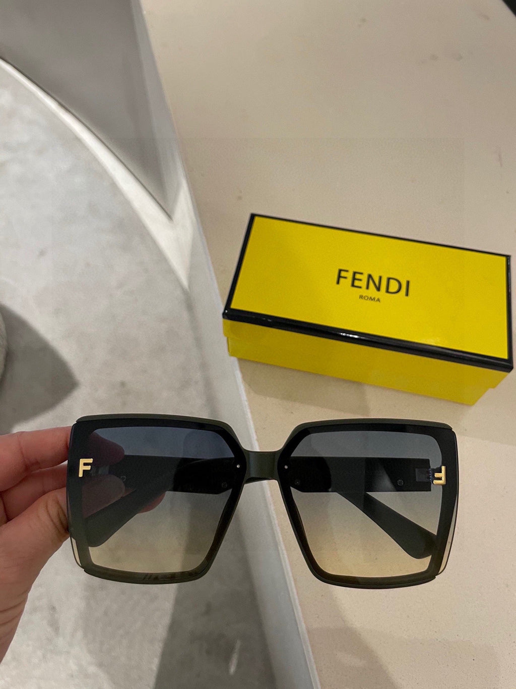 FIRST CRYSTAL SQUARE FRAME SUNGLASSES 2209 IN ACETATE