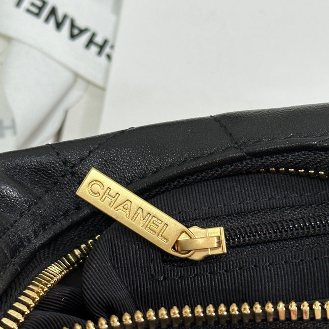 QUILTED HOBO CARGO BAG 31 IN BLACK CALFSKIN GOLD CHAIN