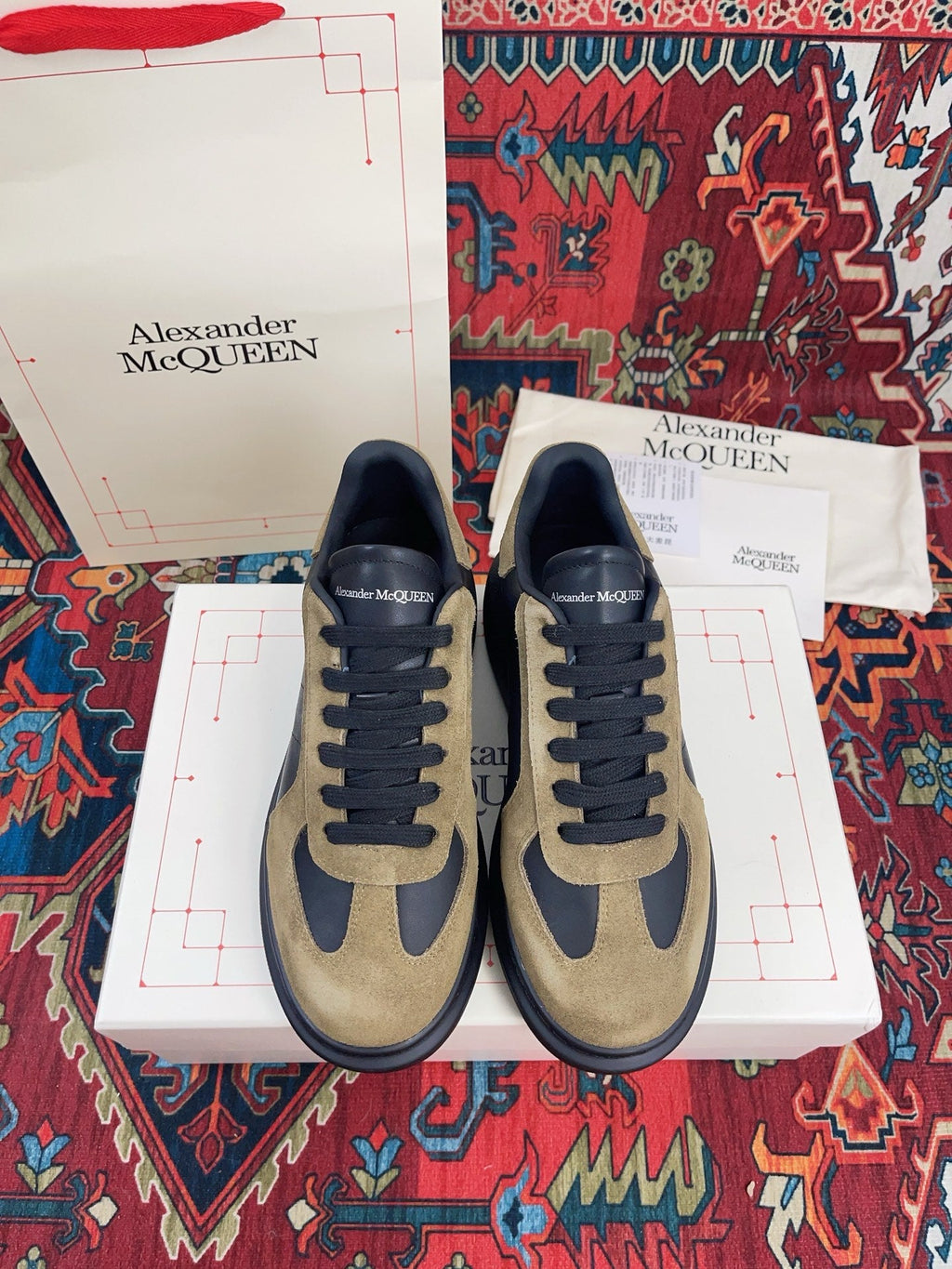 OVERSIZED RETRO SNEAKER IN BLACK CALFSKIN DARK BEIGE SUEDE
