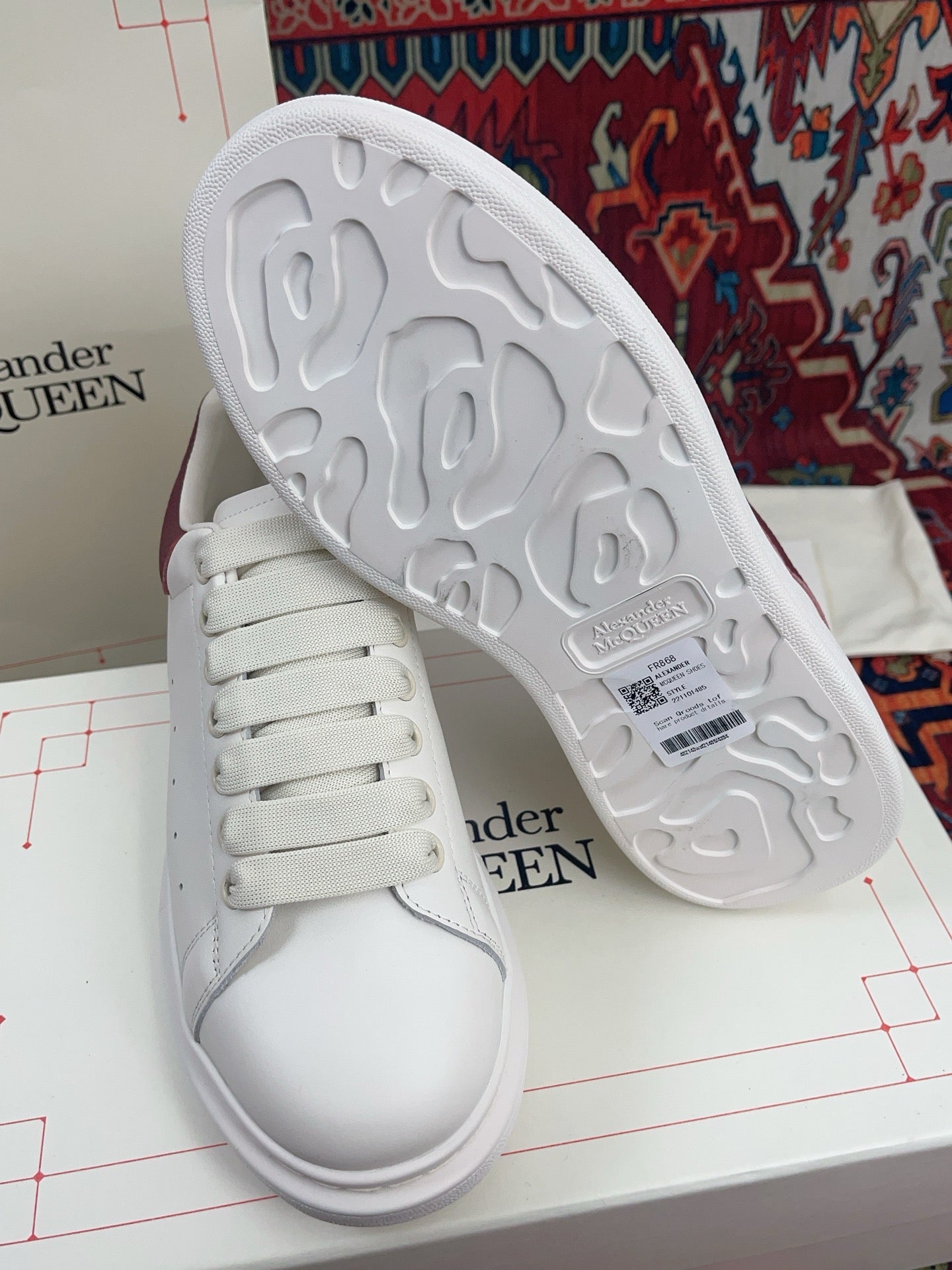 OVERSIZED SNEAKER IN WHITE CALFSKIN BURGUNDY EMBOSSED HEEL TAB