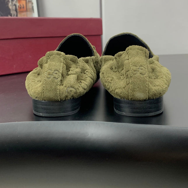 GUCCI 26S LOAFERS IN MOSS GREEN SUEDE WITH GOLD HARDWARE
