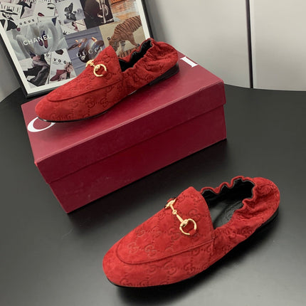 GUCCI 26S LOAFERS IN RED SUEDE WITH GOLD HARDWARE