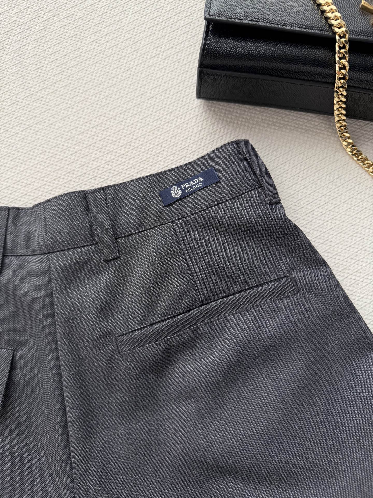 PRADA 26S SHORTS 760