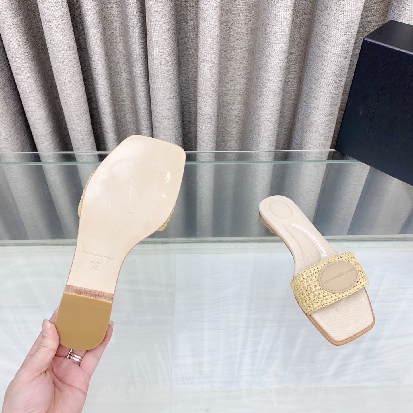 VY SLIDE SANDAL IN BEIGE WOVEN RAFFIA STRAP AND CALFSKIN