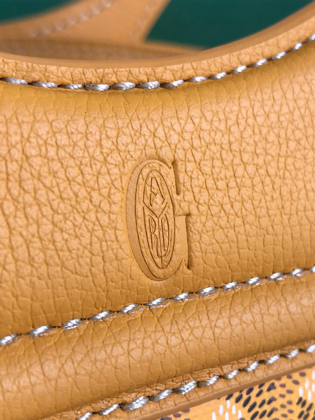 GOYA 26S BELUGA MINI BAG 23MM IN HONEY YELLOW GOYARDINE CANVAS AND CALFSKIN