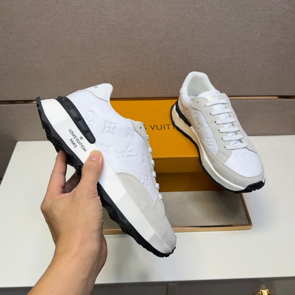 LV TRAINER SNEAKER WHITE EMBOSSED CALFSKIN AND GREY SUEDE