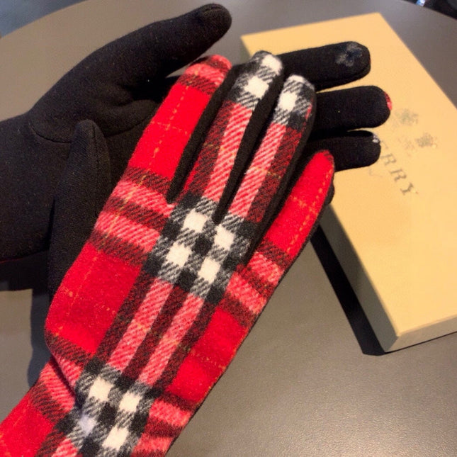GLOVES IN CHERRY RED AND BLACK WOOL 448245