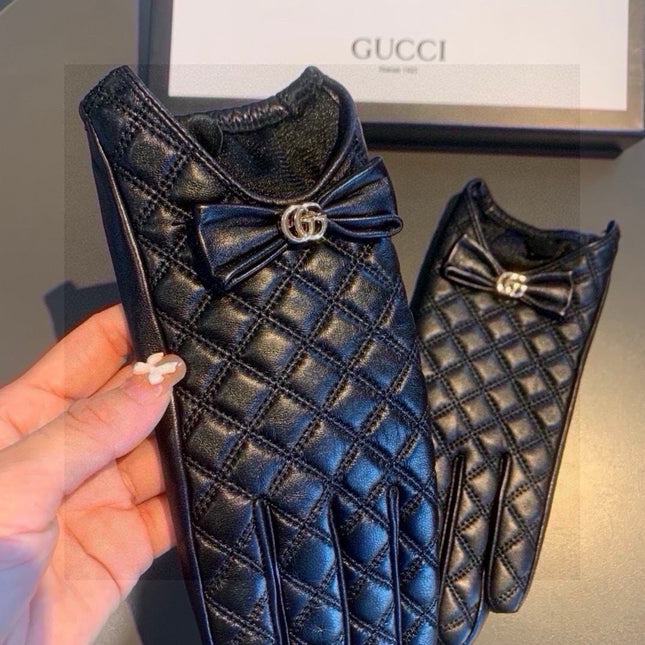 TOUCHSCREEN GLOVES WITH BOW IN BLACK LAMBSKIN 467968