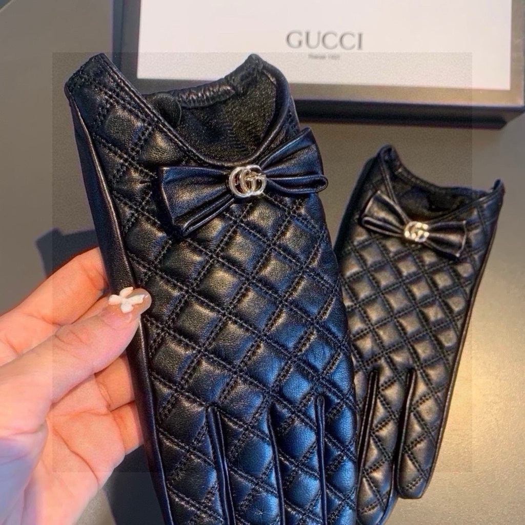 TOUCHSCREEN GLOVES WITH BOW IN BLACK LAMBSKIN 467968