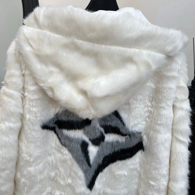LV 25S FUR COAT 0160