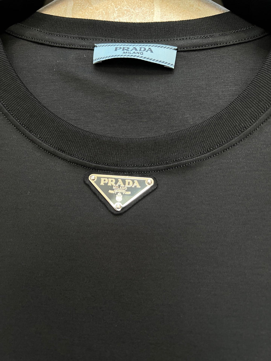 PRADA 26S SHORT SLEEVED T-SHIRT 748