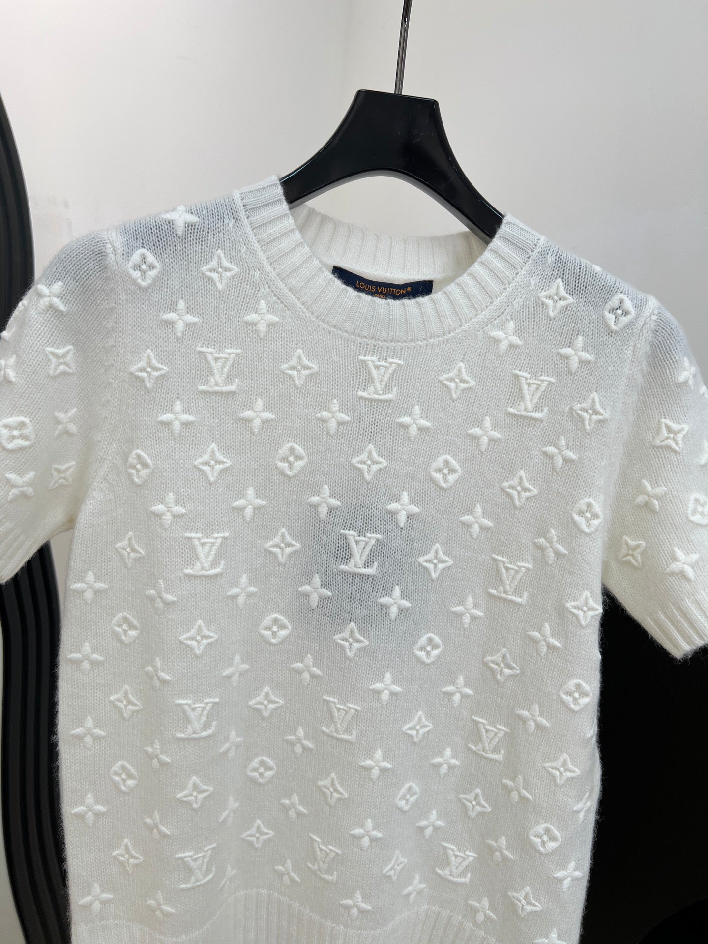 LV 26S SHORT-SLEEVED SWEATER STYLE 186