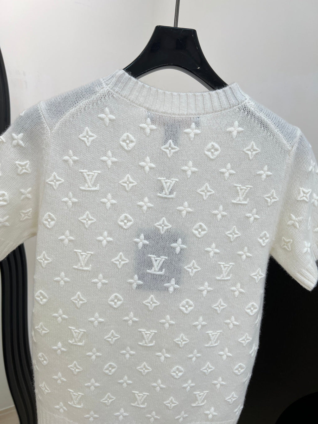 LV 26S SHORT-SLEEVED SWEATER STYLE 186