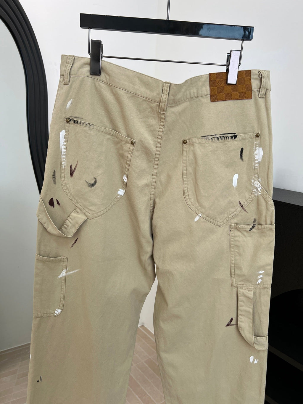 LV 26S STRAIGHT-LEG CARGO PANTS STYLE 223