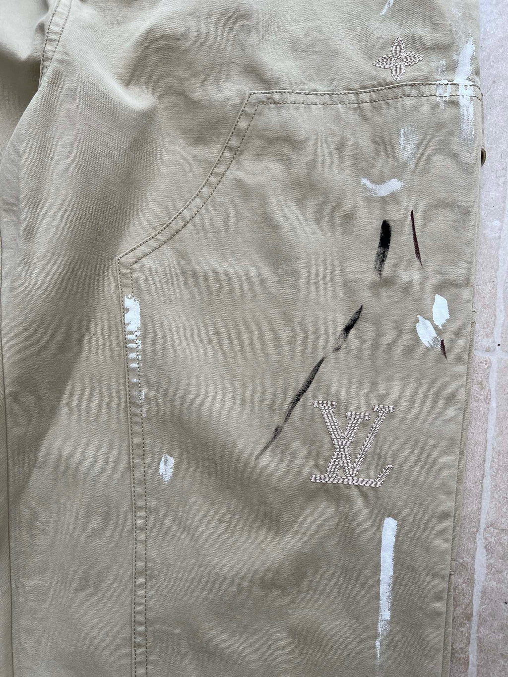 LV 26S STRAIGHT-LEG CARGO PANTS STYLE 223