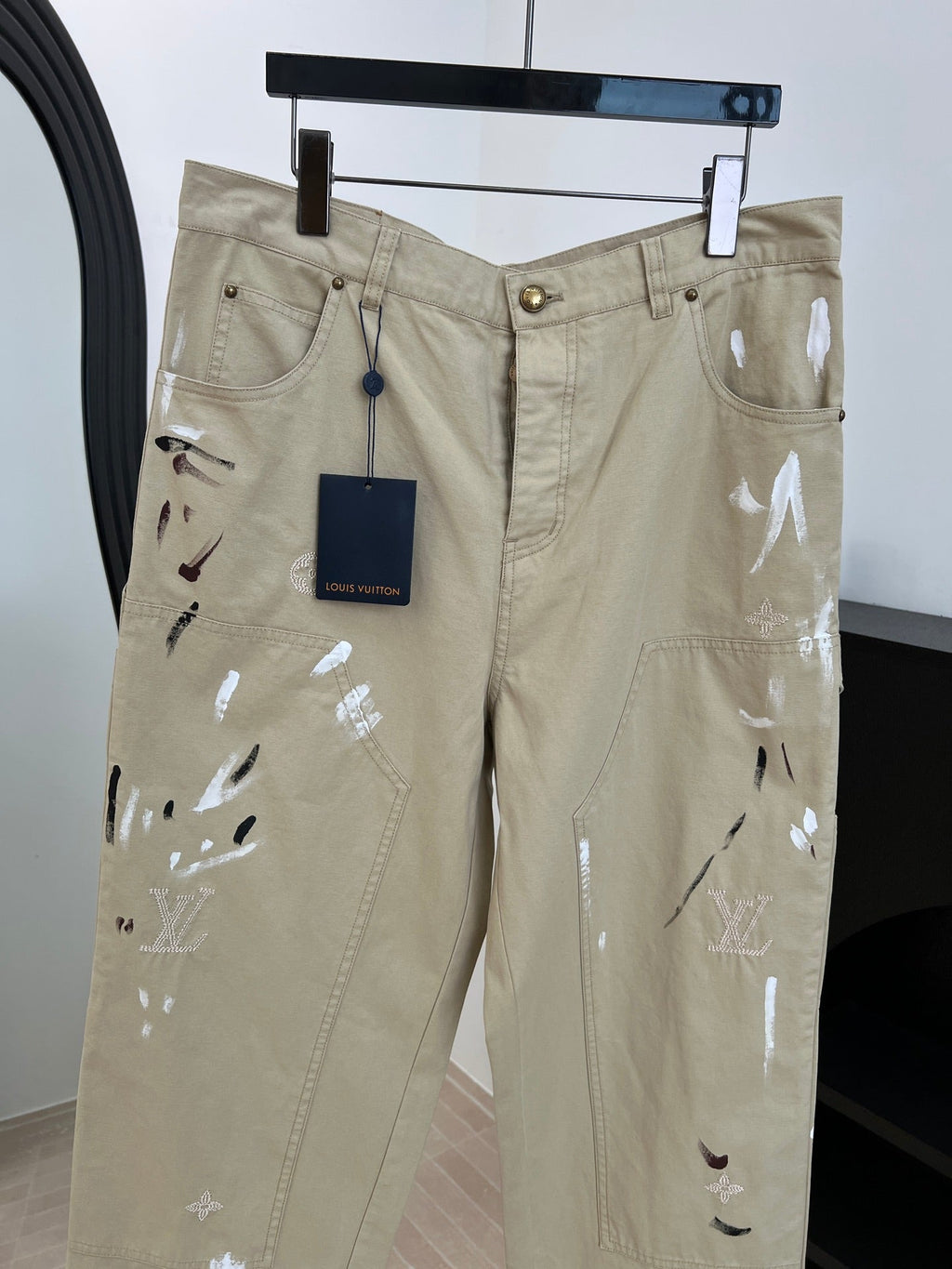 LV 26S STRAIGHT-LEG CARGO PANTS STYLE 223