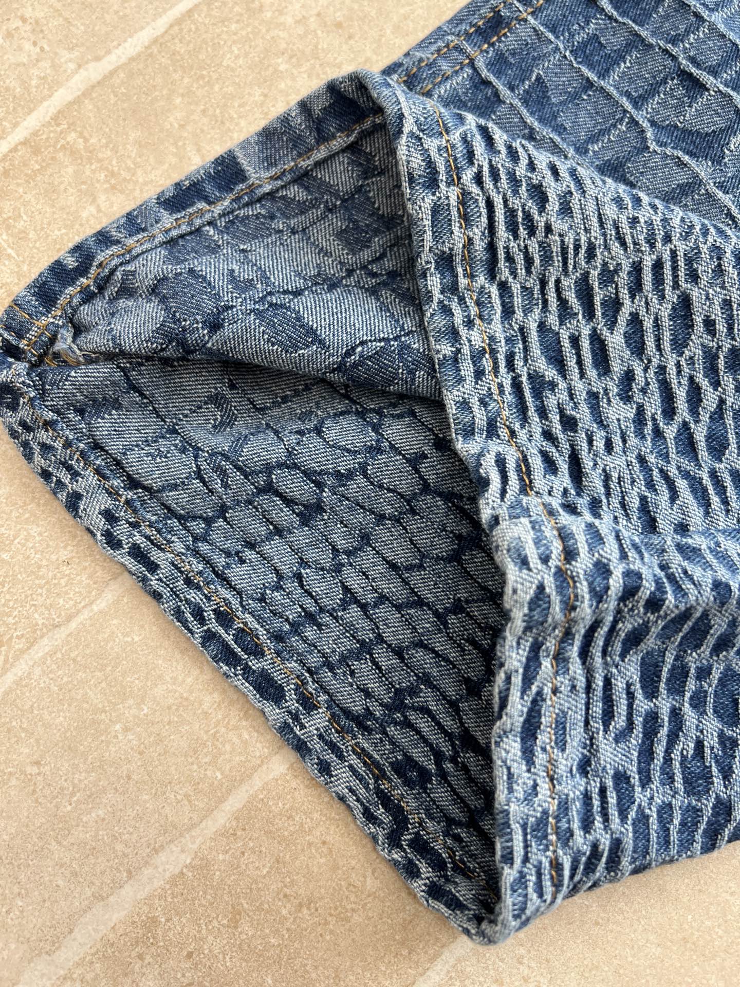 CHANEL 26S JEANS STYLE 1105