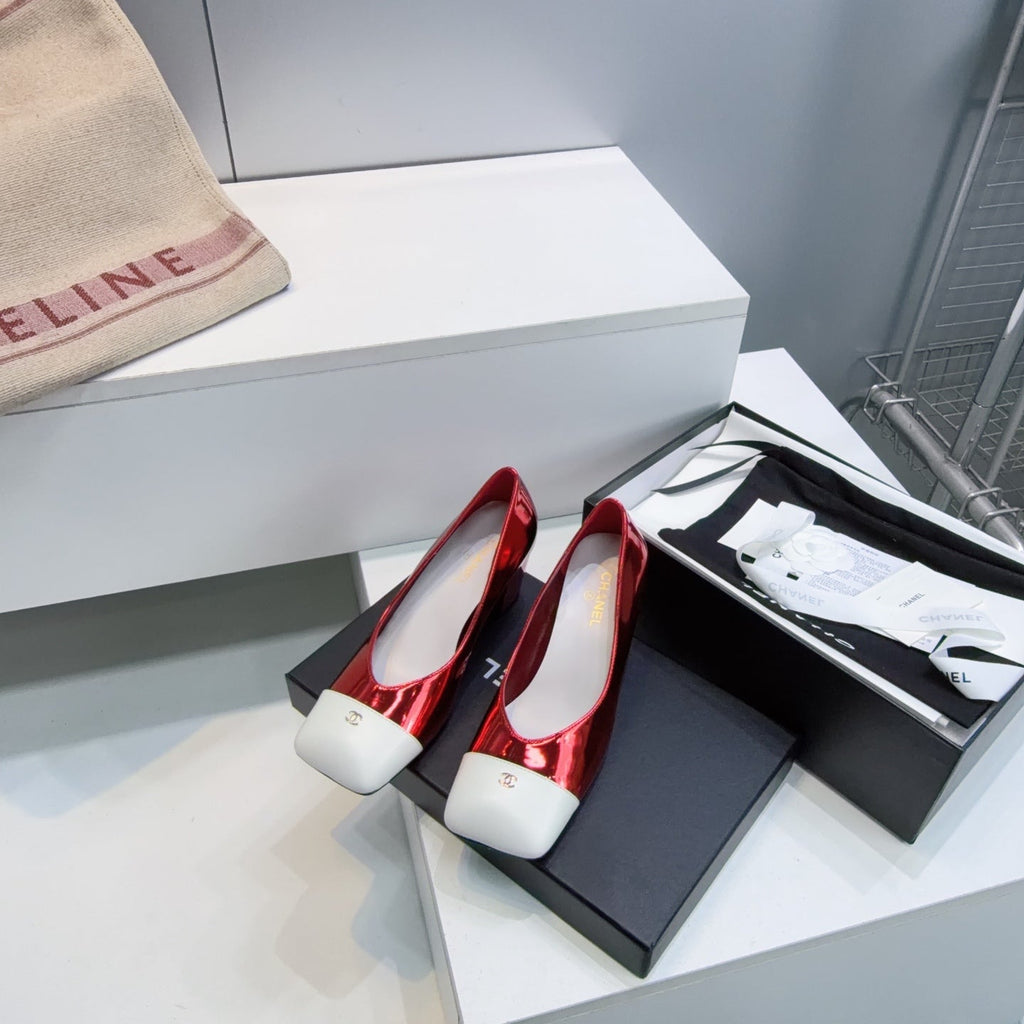 CHANEL 26S SQUARE-TOE HIGH HEELS 55 MM IN RED GLOSSY LAMBSKIN WITH WHITE CAP TOE