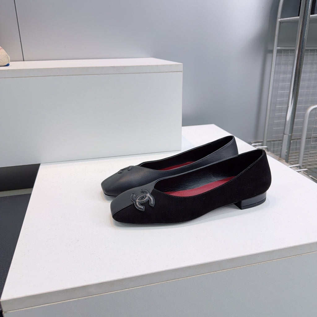 CHANEL 26S SQUARE-TOE FLATS IN BLACK LAMBSKIN AND SUEDE