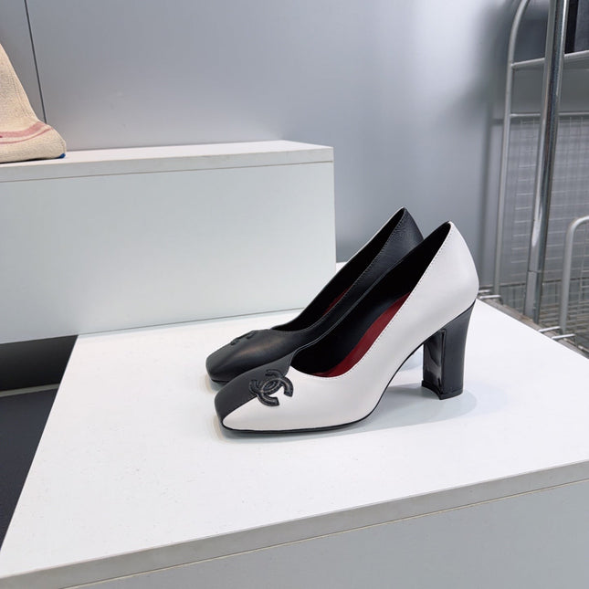 CHANEL 26S SQUARE-TOE HIGH HEELS 95 MM IN BLACK AND WHITE LAMBSKIN