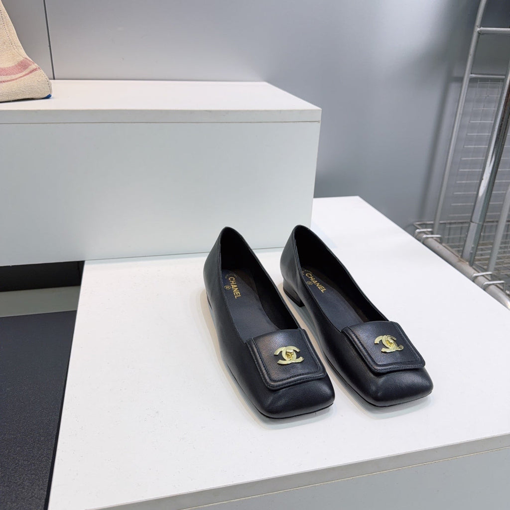 CHANEL 26S SQUARE-TOE BALLET FLATS IN BLACK LAMBSKIN