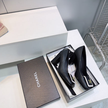 CHANEL 26S SQUARE-TOE HIGH HEELS 95 MM IN BLACK WITH WHITE TRIM LAMBSKIN