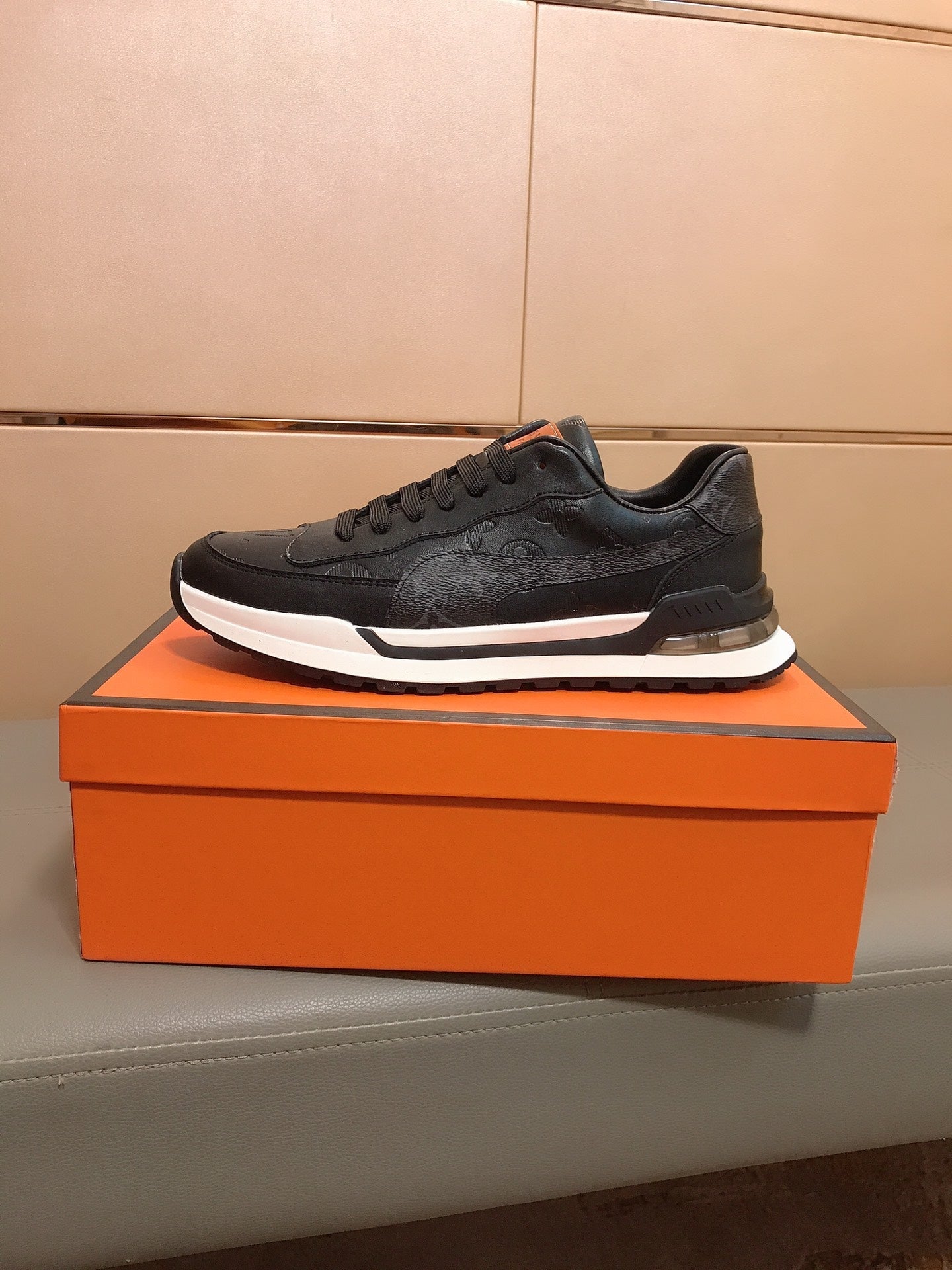 LV SNEAKERS IN BLACK CALFSKIN AND BRANDED PRINTED FABRIC