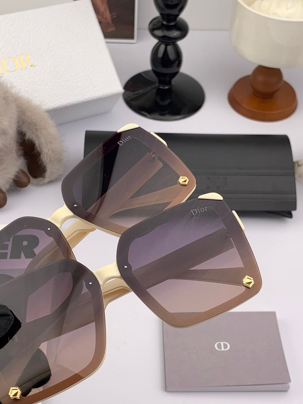 MONTAIGNE SUNGLASS D7191 IN ACETATE
