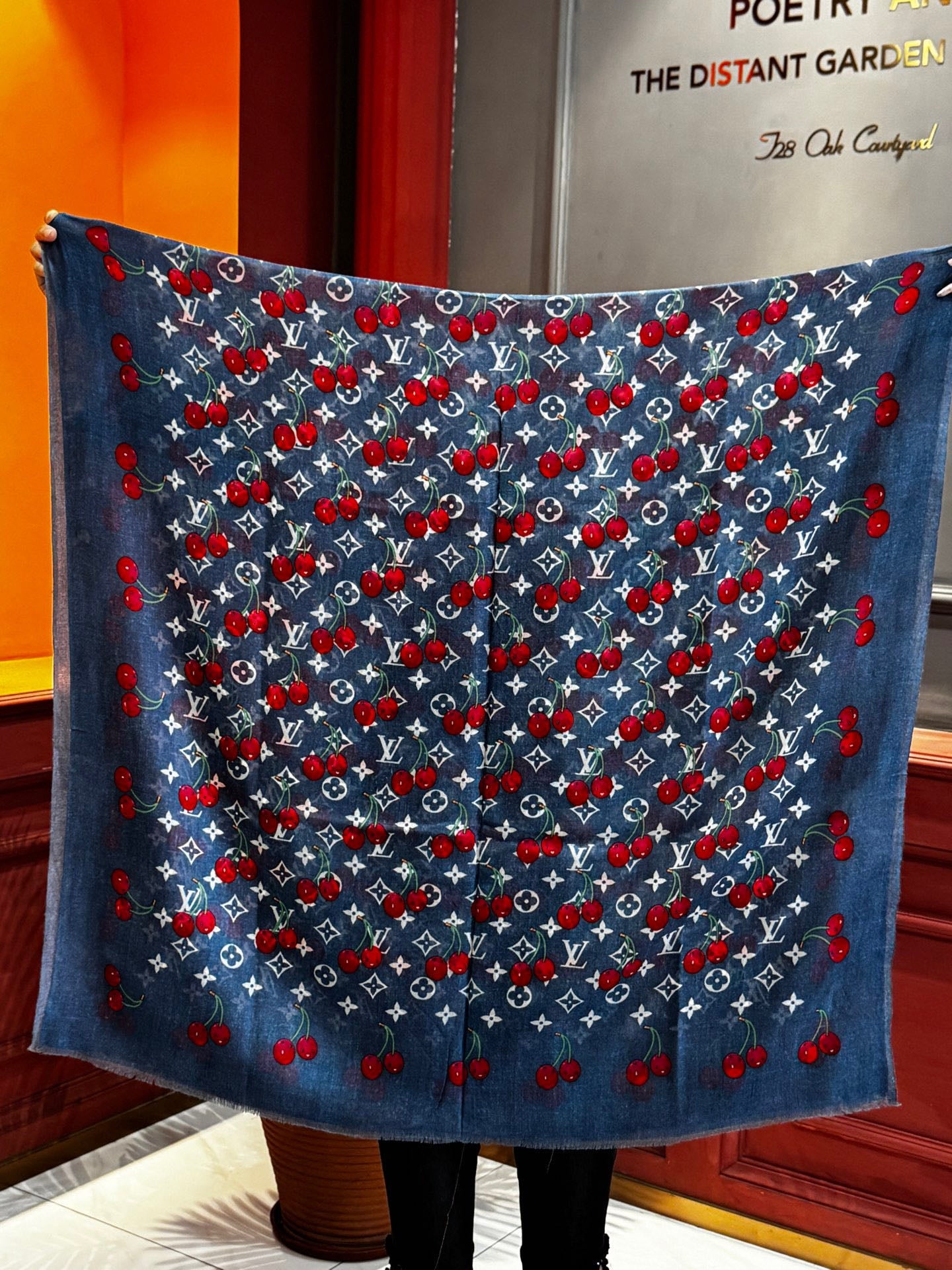 LV SCARF 200 CM IN CASHMERE 728982