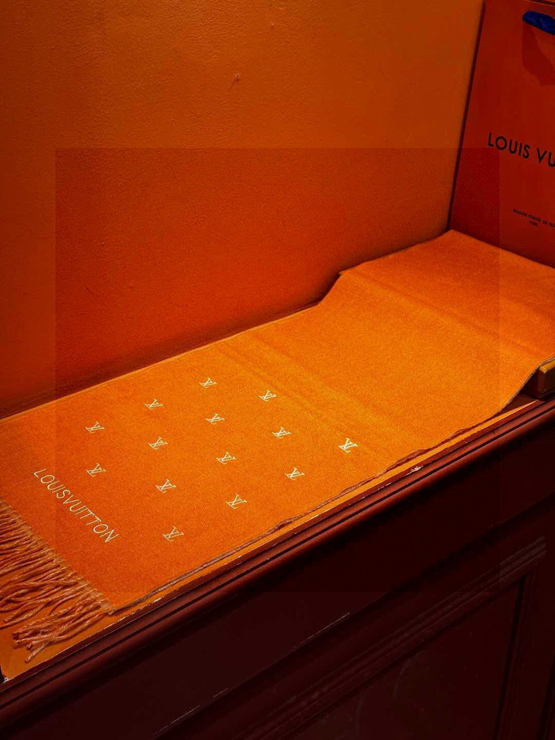 LV SCARF 180 CM IN CASHMERE 730569