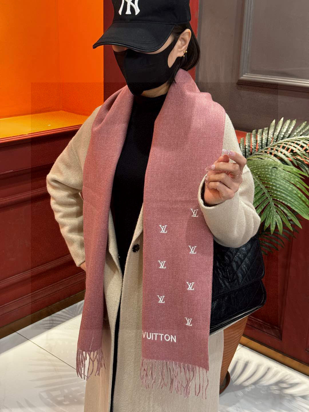 LV SCARF 180 CM IN CASHMERE 730572