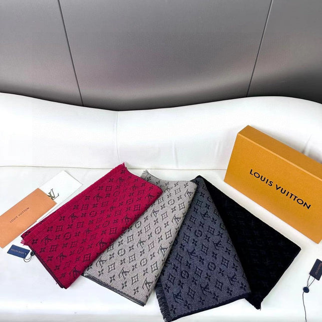 SCARF 180 CM IN HIBISCUS RED CLASSIC MONOGRAM CASHMERE 396438