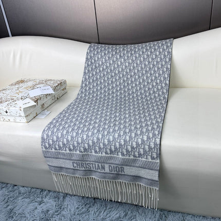SCARF IN PALE GRAY MONOGRAM CASHMERE 413720