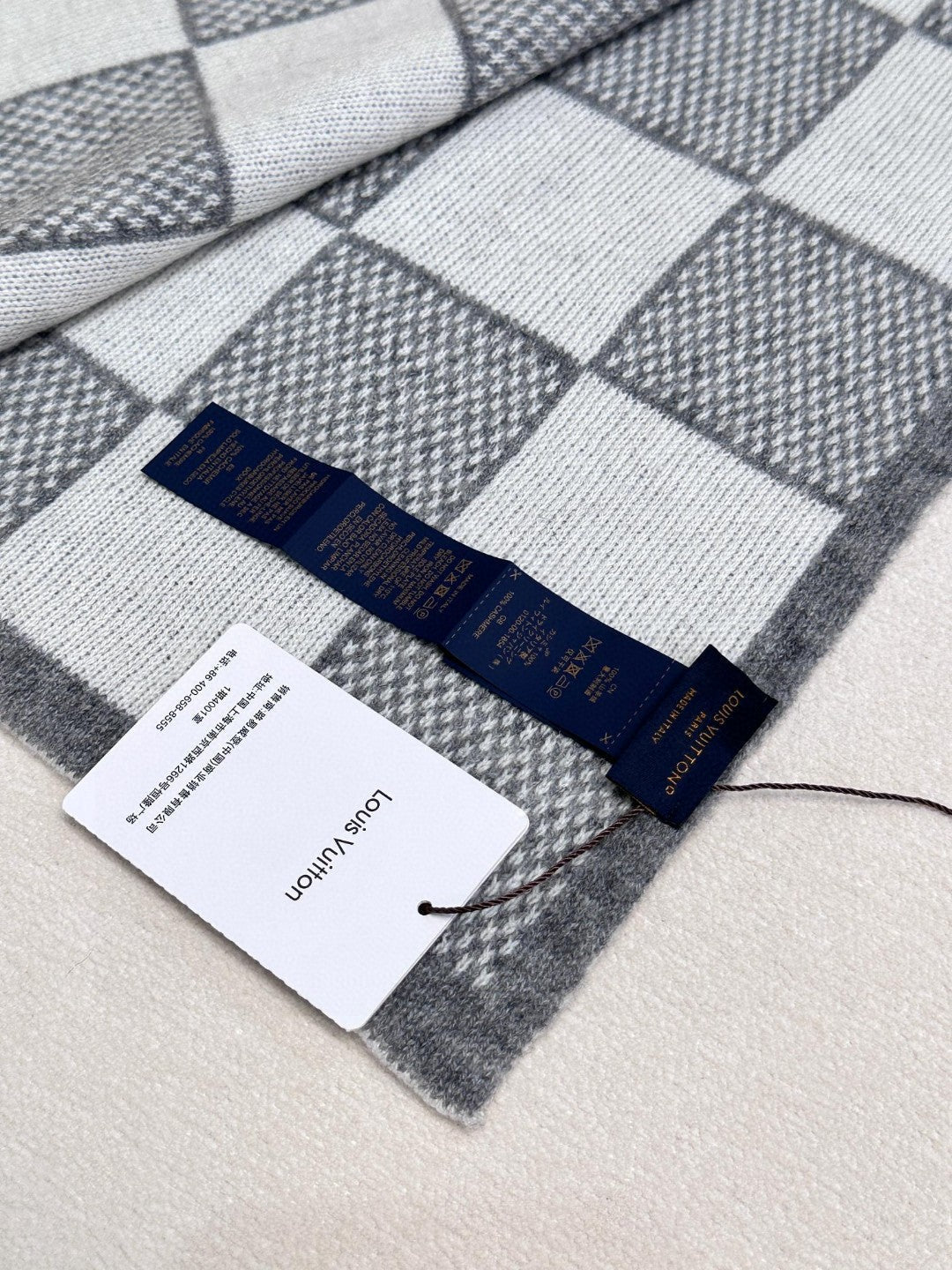 LV SCARF 180 CM IN CASHMERE 682078