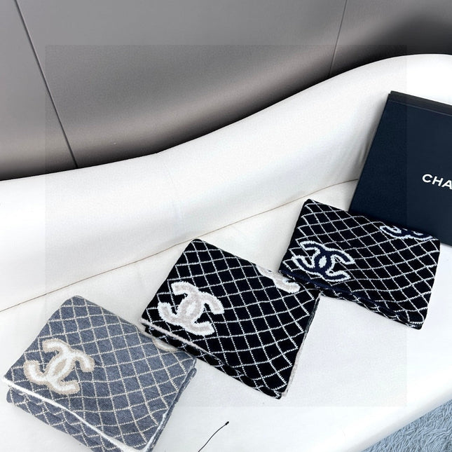 CHANEL 25S SCARF 185 IN CASHMERE 721526