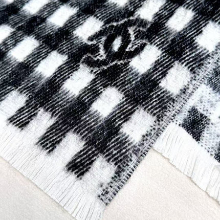 CHANEL 25S SCARF 190 IN CASHMERE 880365