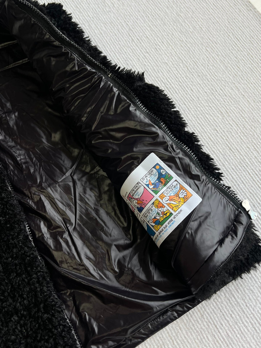 MONCLER 25S DOWN VEST IN BLACK 043