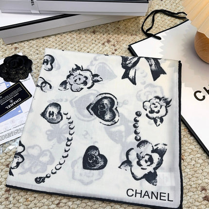 CHANEL 25S SCARF 140 CM IN CASHMERE SILK 943923