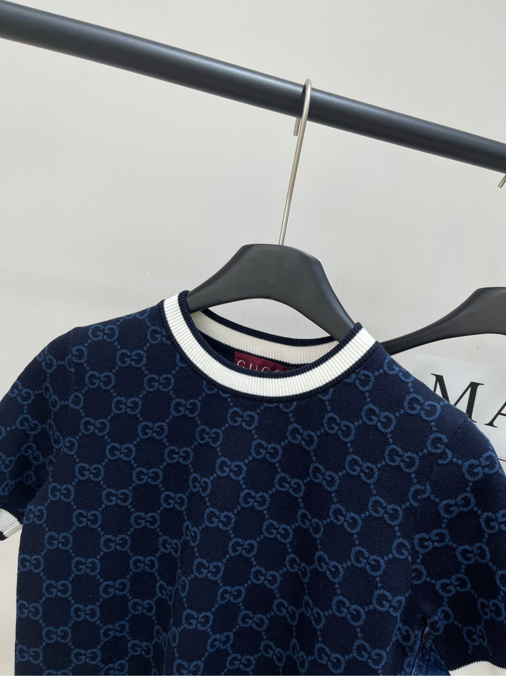 GUCCI SHORT-SLEEVE CREW NECK KNIT TOP WITH WHITE TRIM 256819