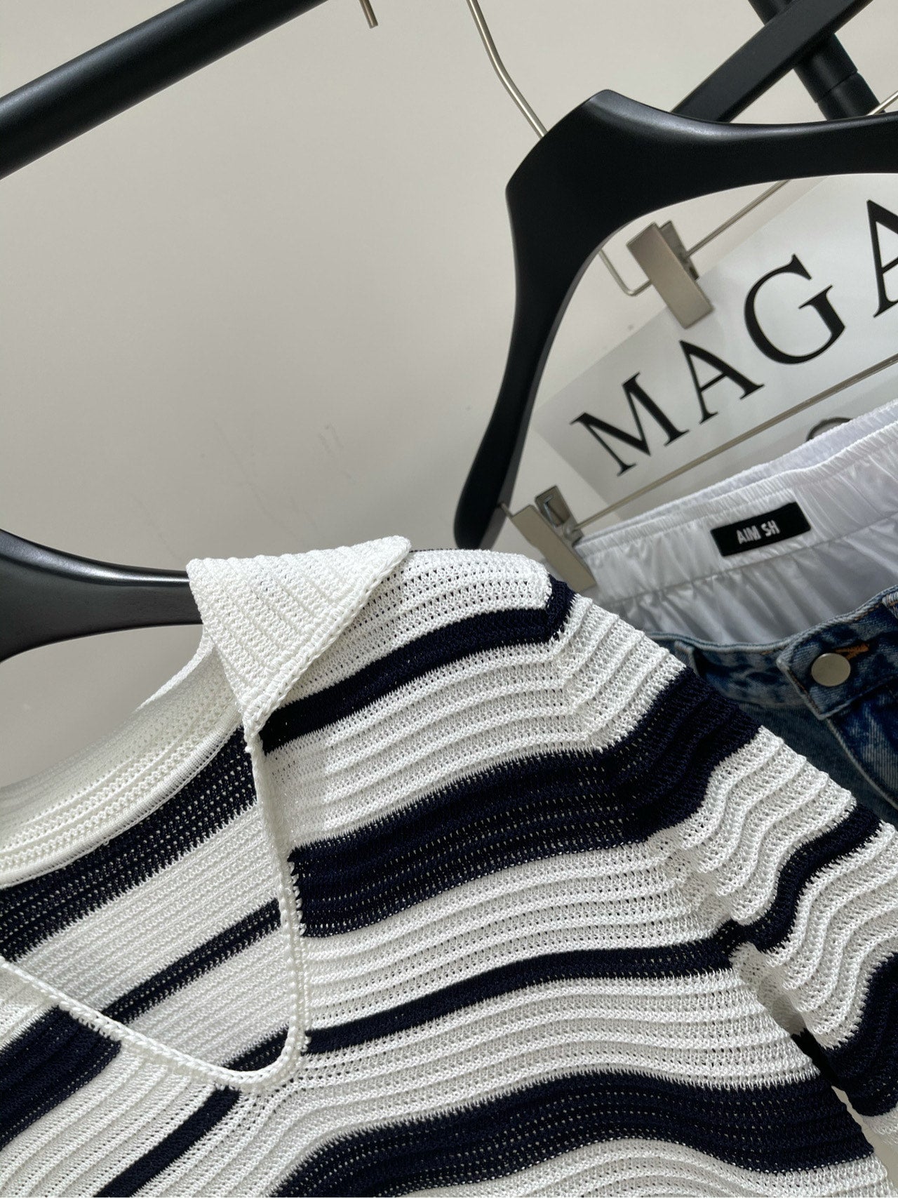 MO&CO. SHORT-SLEEVE KNIT TOP IN WHITE WITH BLACK STRIPES 267958