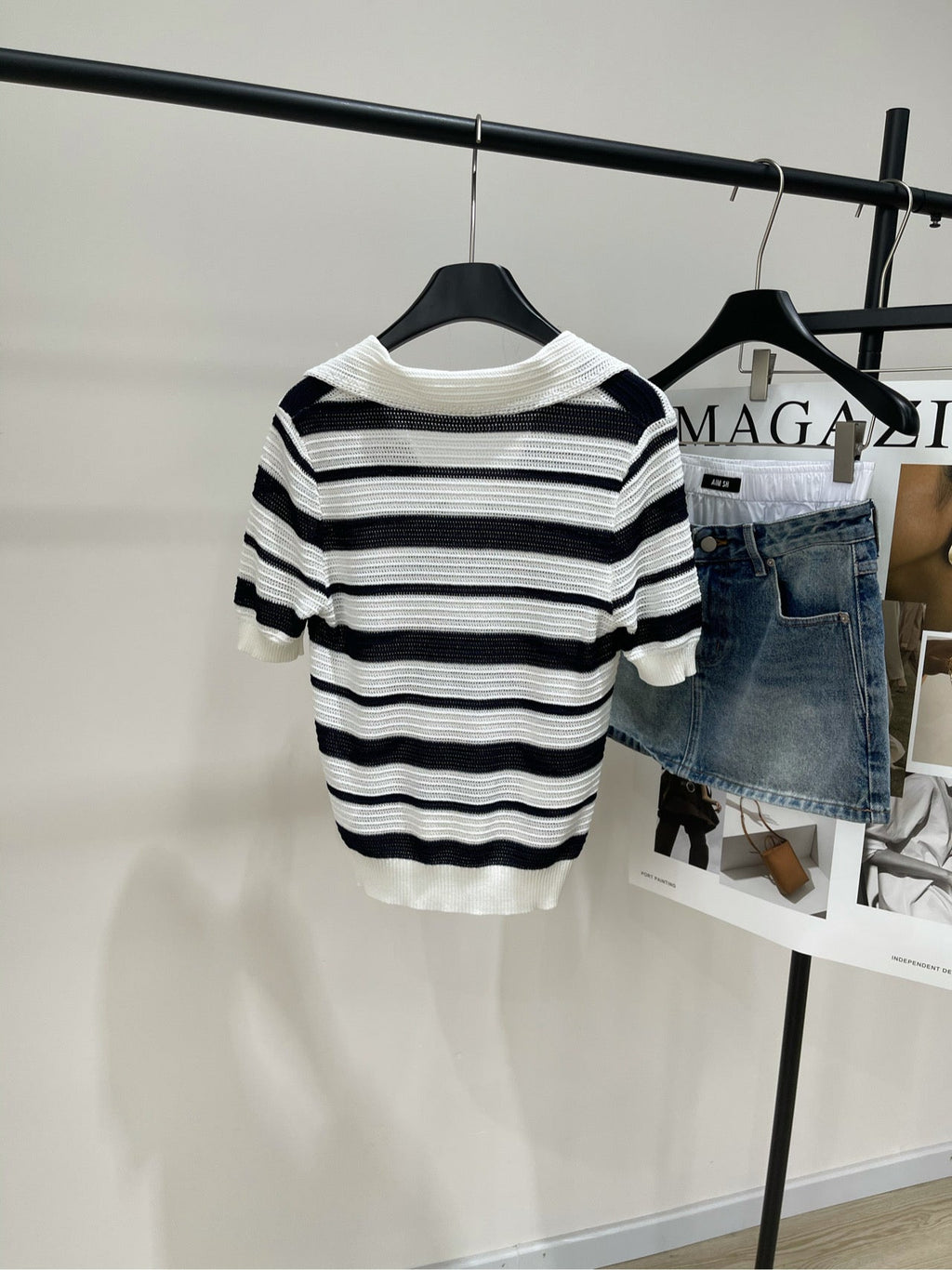 MO&CO. SHORT-SLEEVE KNIT TOP IN WHITE WITH BLACK STRIPES 267958