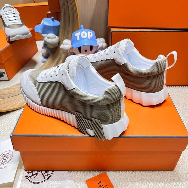 BOUNCING SNEAKER IN PALE GRAY SUEDE AND WOOD BROWN KNIT