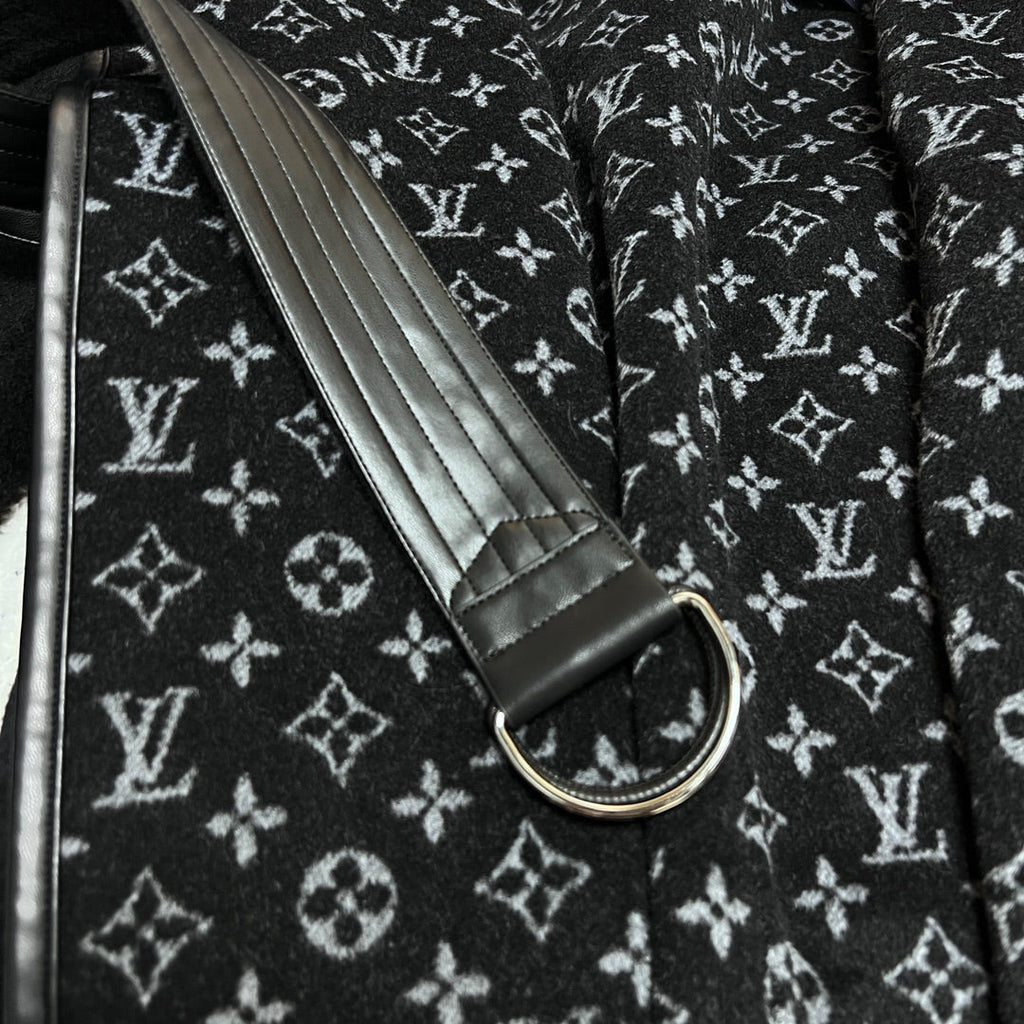 DIOR HOODED COAT IN BLACK WOOL
