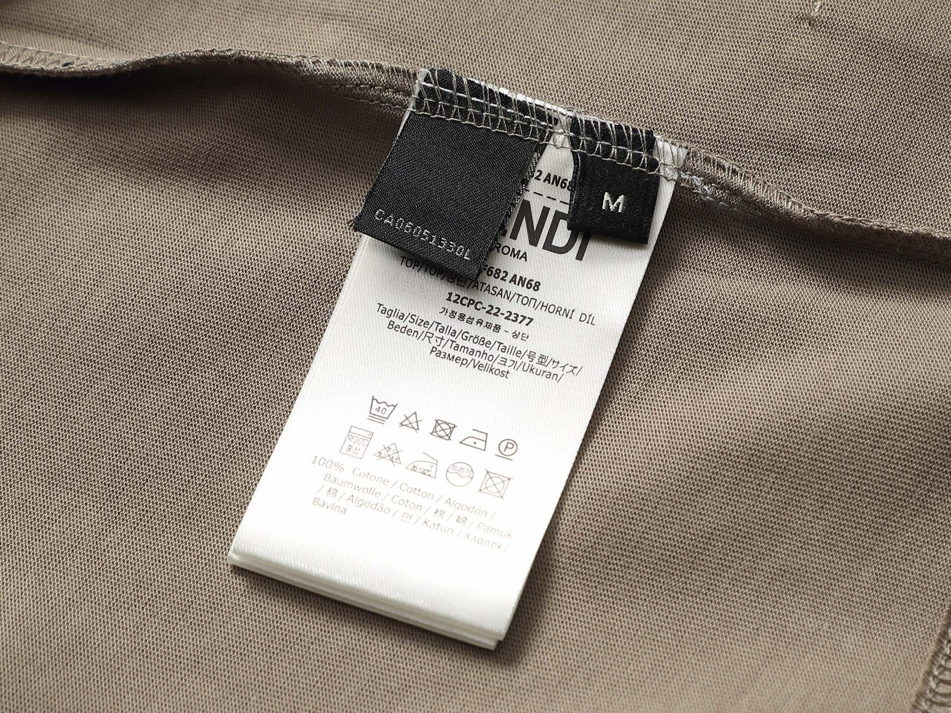 FENDI 26S SHORT SLEEVE T-SHIRT 095