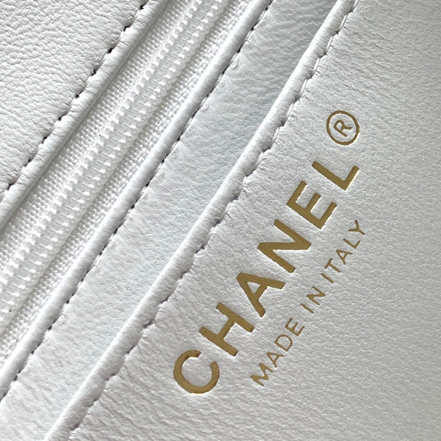 CC MEDIUM 20 FLAP BAG IN WHITE WOOL TWEED