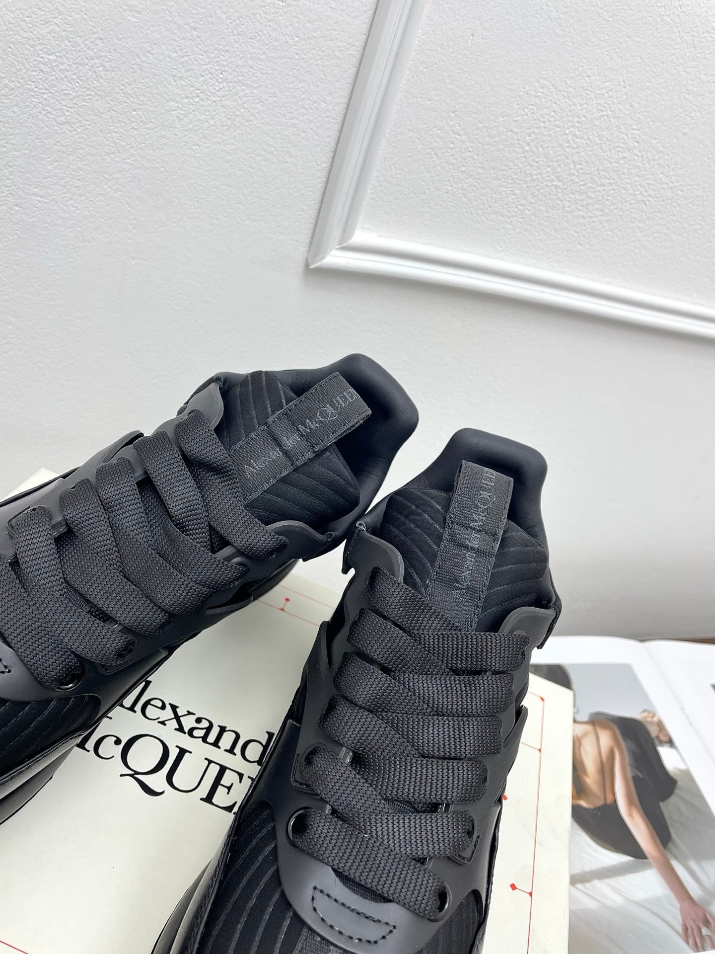 OVERSIZED RUNNER SNEAKERS IN BLACK CALFSKIN AND FABRIC