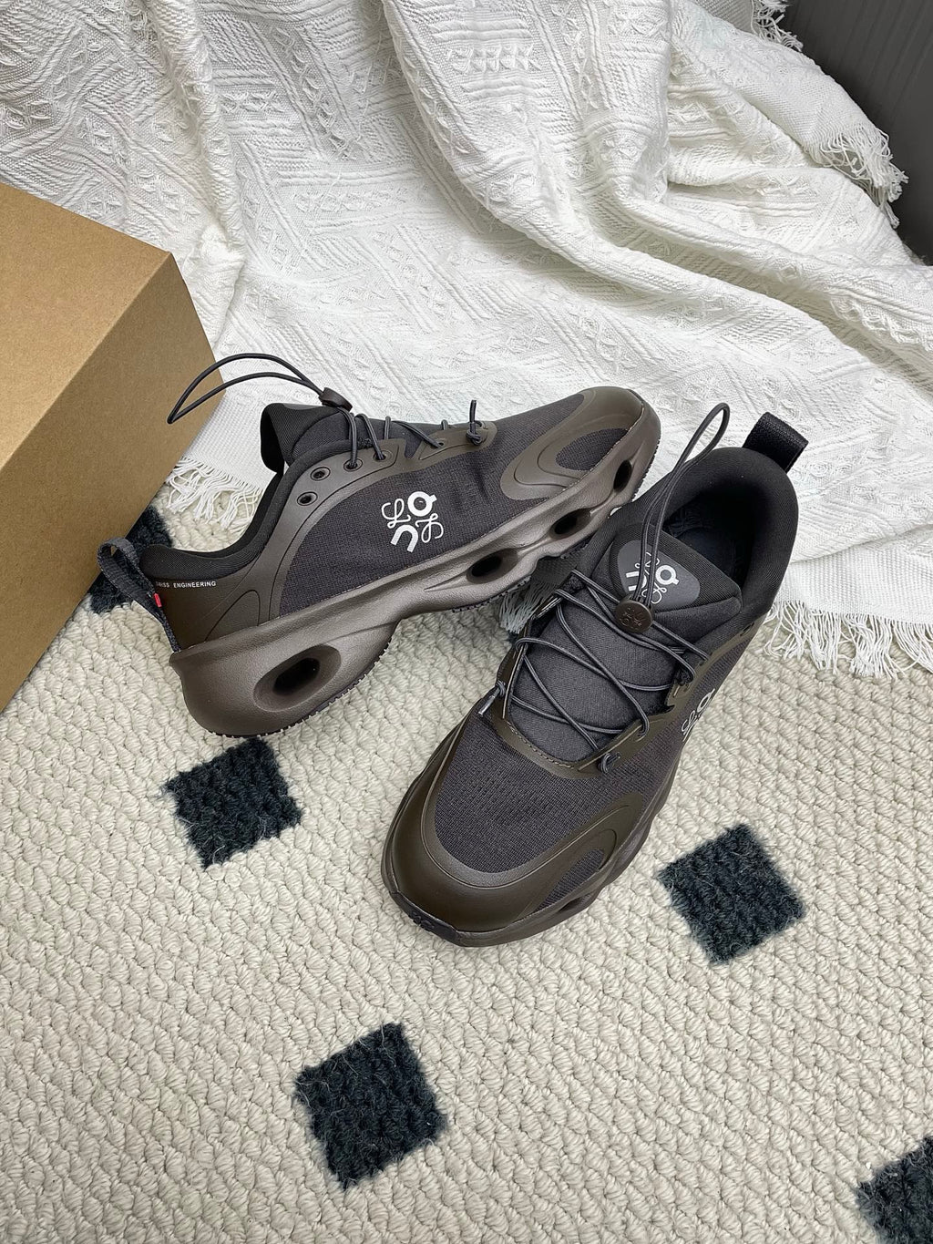 LOEWE 26S CLOUDSOLO SNEAKERS IN DARK BROWN RECYCLED POLYESTER